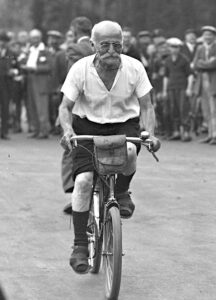 Lire la suite à propos de l’article 📸 La photographie et le cyclotourisme : entre contemplation et liberté, sur les routes de Provence